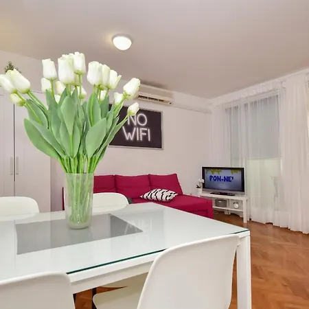 Heart Of Appartamento Makarska